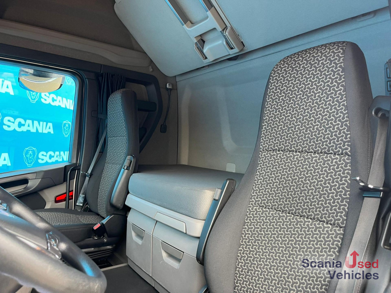 SCANIA R 500 A4x2EB RETARDER MEGA VOLUME P-AIRCO ACC - Влекач: снимка 3 SCANIA R 500 A4x2EB RETARDER MEGA VOLUME P-AIRCO ACC - Влекач: снимка 3