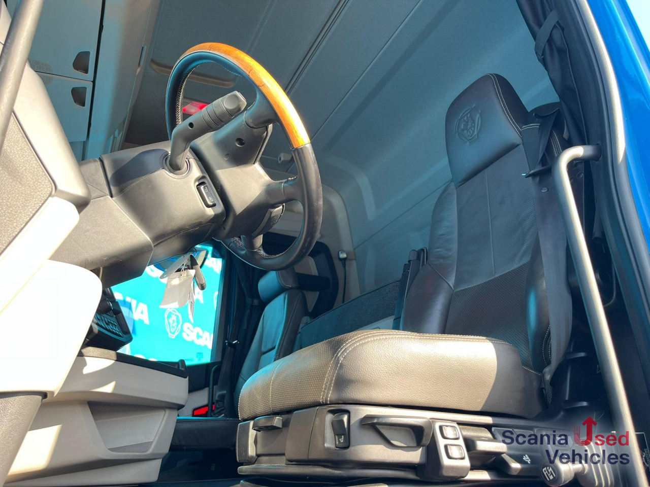 SCANIA R 500 A4x2NB DIFF LOCK RETARDER FULL AIR 8T HYDRO - Влекач: снимка 4 SCANIA R 500 A4x2NB DIFF LOCK RETARDER FULL AIR 8T HYDRO - Влекач: снимка 4