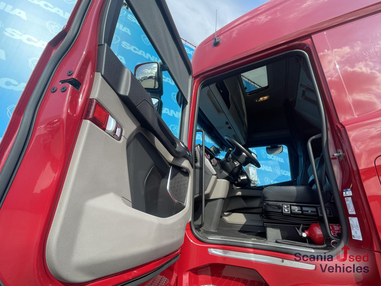 SCANIA R 520 A4x2NA DIFF-L RETARDER PARK AIRCO ACC V8 - Влекач: снимка 3 SCANIA R 520 A4x2NA DIFF-L RETARDER PARK AIRCO ACC V8 - Влекач: снимка 3