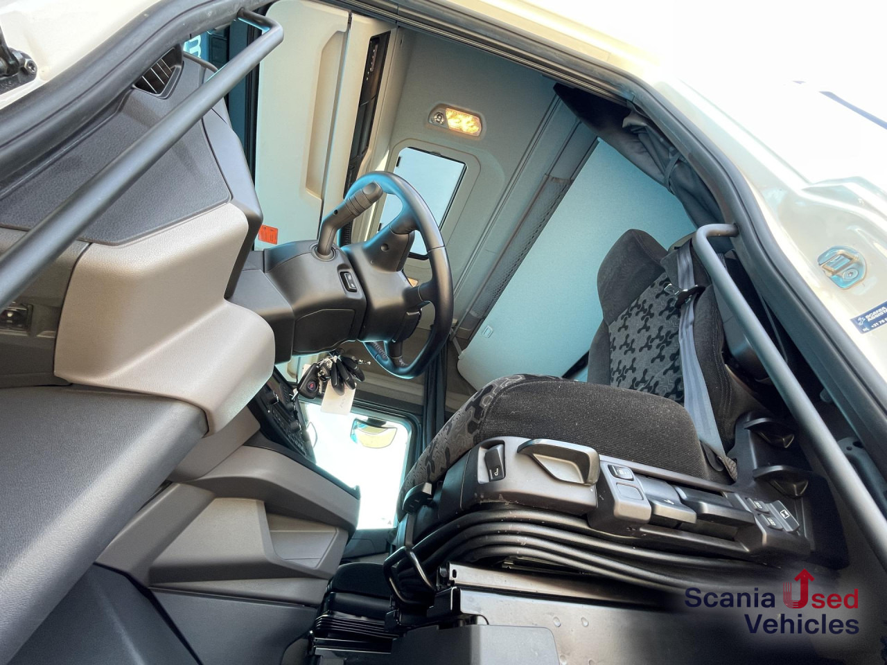 SCANIA S 500 A4x2NB DIFF-L RETARDER P-AIRCO FULL AIR ACC - Влекач: снимка 4 SCANIA S 500 A4x2NB DIFF-L RETARDER P-AIRCO FULL AIR ACC - Влекач: снимка 4