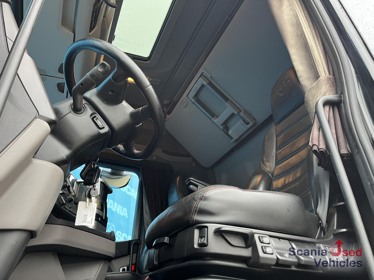 SCANIA S 520 A4x2NB V8 RETARDER DIFF-L FULL AIR 9T P-AIRC - Влекач: снимка 2 SCANIA S 520 A4x2NB V8 RETARDER DIFF-L FULL AIR 9T P-AIRC - Влекач: снимка 2