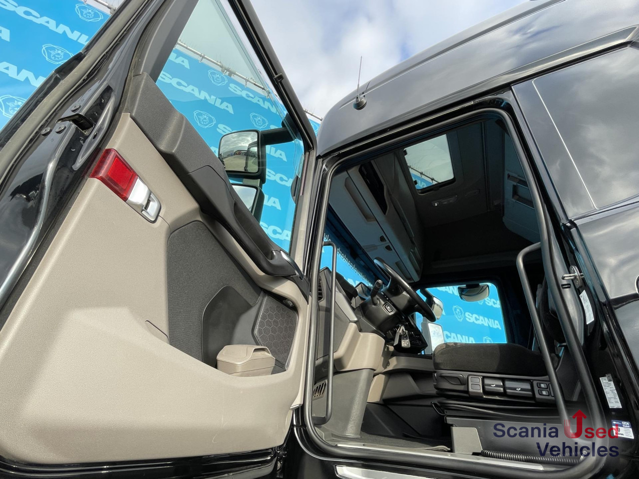 SCANIA S 530 A4x2NA DIFF-L RETARDER PARK AIRCO LED ACC - Влекач: снимка 4 SCANIA S 530 A4x2NA DIFF-L RETARDER PARK AIRCO LED ACC - Влекач: снимка 4