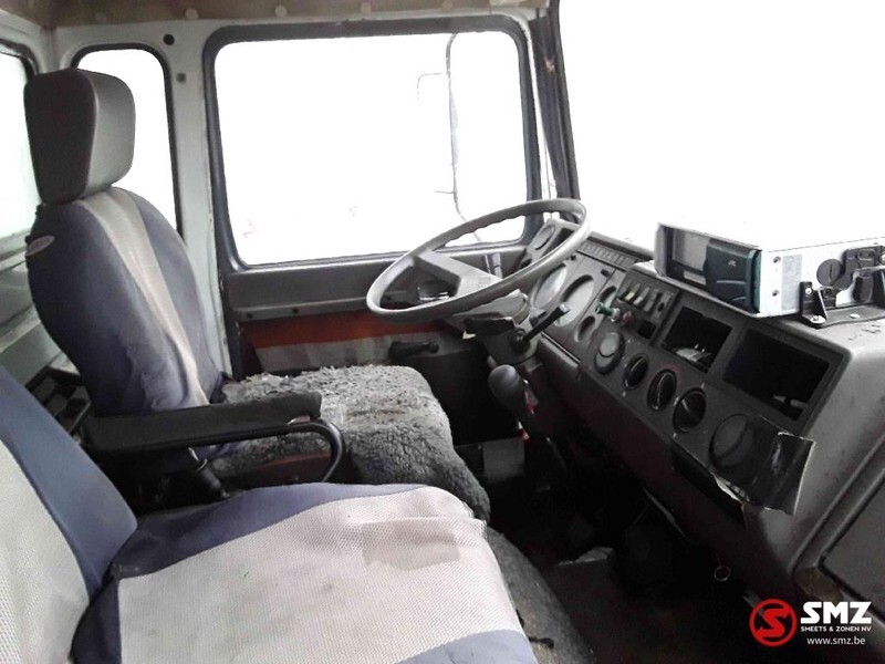 Interior photo 1: За превоз на животни камион Iveco Magirus 80 16 horse truck