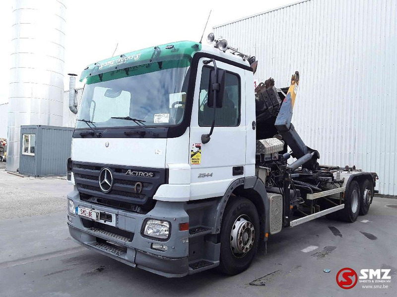 Mercedes-Benz Actros 2544 hiab 102.2 remote hook retarder - Контейнеровоз/ Сменна каросерия камион, Камион с кран: снимка 3 Mercedes-Benz Actros 2544 hiab 102.2 remote hook retarder - Контейнеровоз/ Сменна каросерия камион, Камион с кран: снимка 3