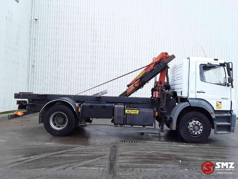 Mercedes-Benz Axor 1823 Palfinger pk4501 - Бордови камион, Камион с кран: снимка 4 Mercedes-Benz Axor 1823 Palfinger pk4501 - Бордови камион, Камион с кран: снимка 4