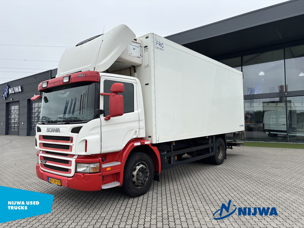 Scania P 230 4X2 Meat Truck + Laadklep - Рефрижератор камион: снимка 1 Scania P 230 4X2 Meat Truck + Laadklep - Рефрижератор камион: снимка 1