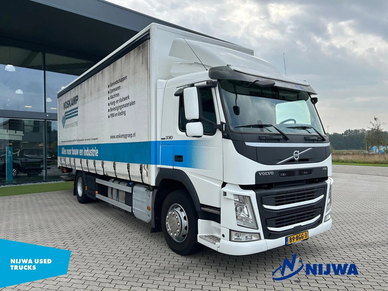 Volvo FM 330 Schuifzeil + Laadklep - Камион с брезент: снимка 2 Volvo FM 330 Schuifzeil + Laadklep - Камион с брезент: снимка 2