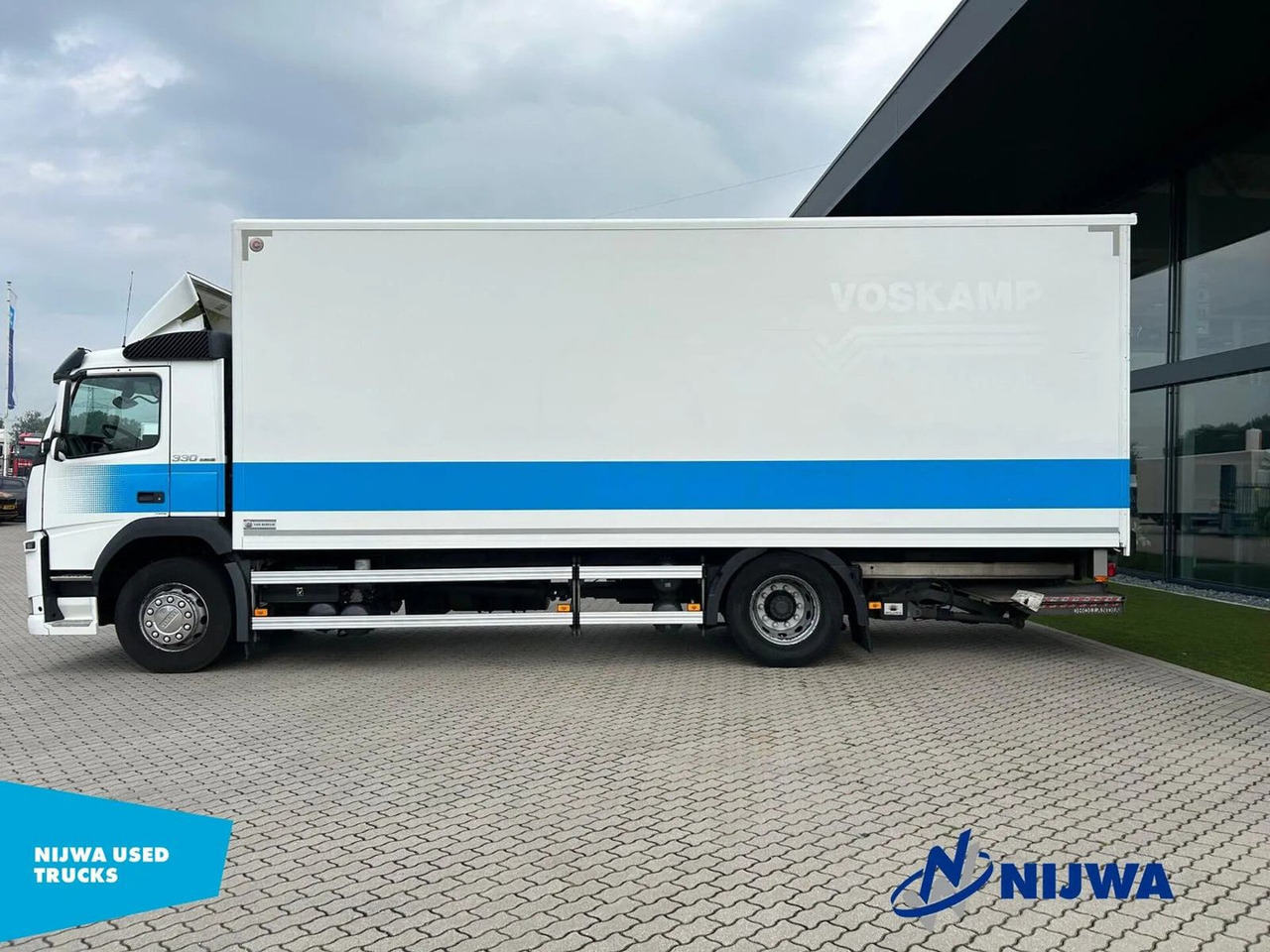 Volvo FM 330 Schuifzeil + Laadklep - Камион с брезент: снимка 5 Volvo FM 330 Schuifzeil + Laadklep - Камион с брезент: снимка 5