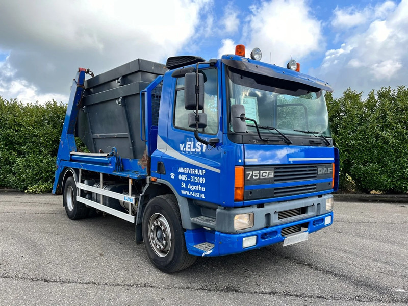 DAF CF 75.250 Euro3 / 2 bakken / Portaalarm / Manual - Мултилифт с кука камион: снимка 1 DAF CF 75.250 Euro3 / 2 bakken / Portaalarm / Manual - Мултилифт с кука камион: снимка 1