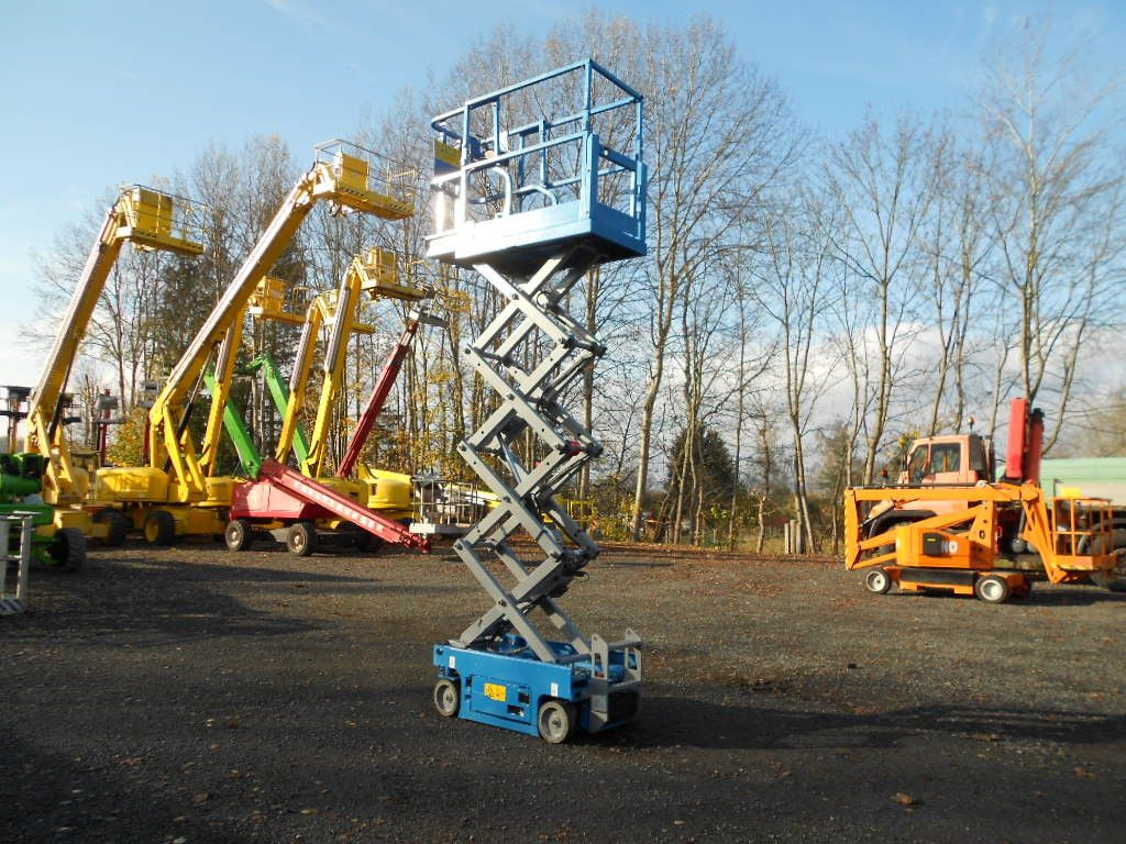 Genie GS 1330, Scherenarbeitsbühne Genie 5,9 m Genie GS 1330, Scherenarbeitsbühne Genie 5,9 m - Ножична работна платформа: снимка 4 Genie GS 1330, Scherenarbeitsbühne Genie 5,9 m Genie GS 1330, Scherenarbeitsbühne Genie 5,9 m - Ножична работна платформа: снимка 4