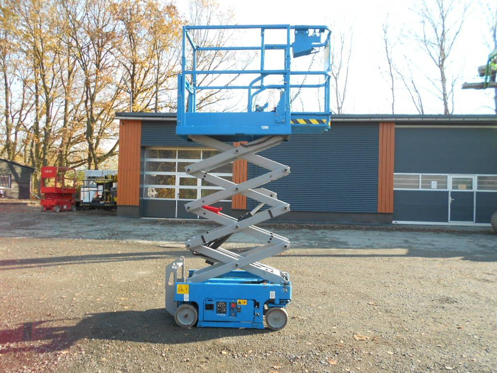 Genie GS 1330, Scherenarbeitsbühne Genie 5,9 m - Ножична работна платформа: снимка 1 Genie GS 1330, Scherenarbeitsbühne Genie 5,9 m - Ножична работна платформа: снимка 1