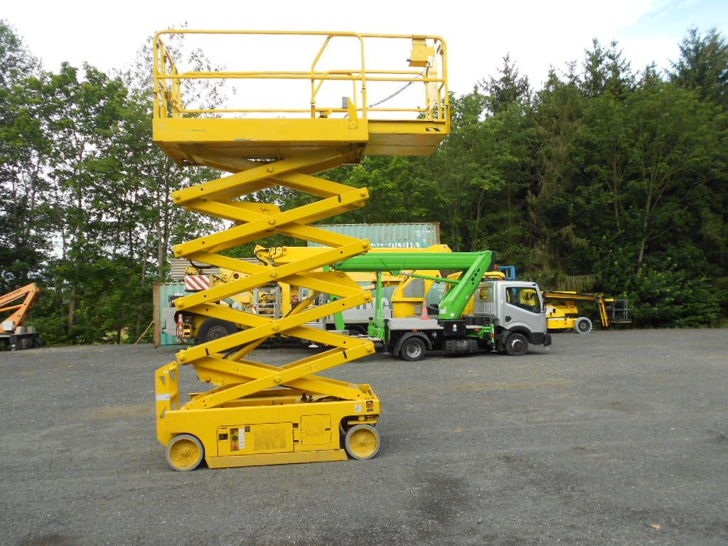 Genie GS 3246, Scherenarbeitsbühne Genie 11,9 m - Ножична работна платформа: снимка 5 Genie GS 3246, Scherenarbeitsbühne Genie 11,9 m - Ножична работна платформа: снимка 5