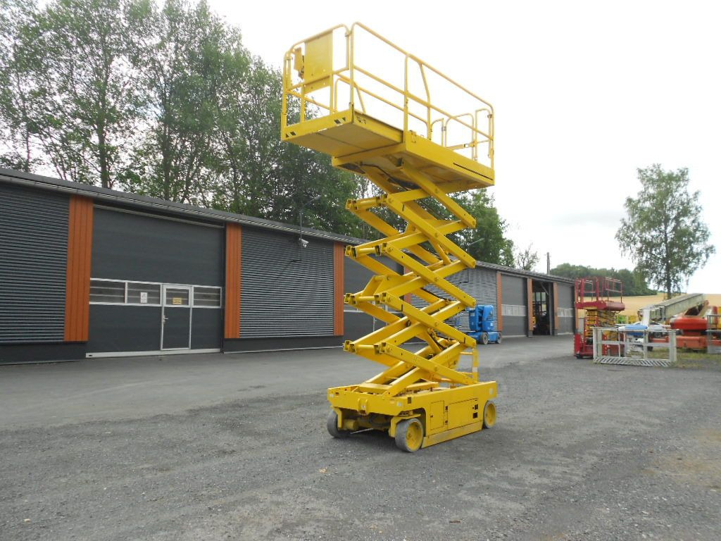 Genie GS 3246, Scherenarbeitsbühne Genie 11,9 m - Ножична работна платформа: снимка 2 Genie GS 3246, Scherenarbeitsbühne Genie 11,9 m - Ножична работна платформа: снимка 2
