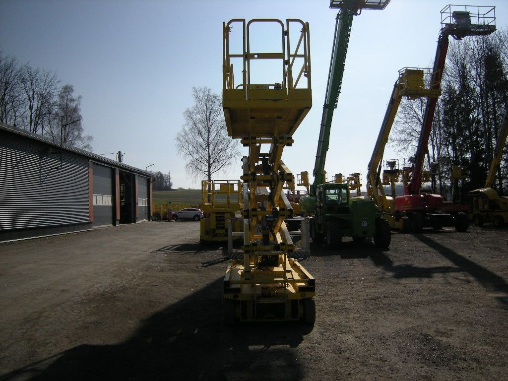 Genie GS 3246, Scherenarbeitsbühne Genie 11,9 m - Автовишка: снимка 3 Genie GS 3246, Scherenarbeitsbühne Genie 11,9 m - Автовишка: снимка 3