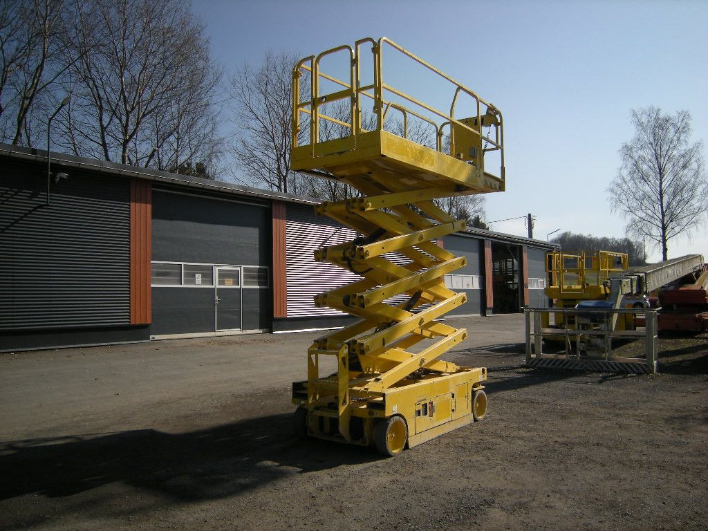 Genie GS 3246, Scherenarbeitsbühne Genie 11,9 m - Автовишка: снимка 2 Genie GS 3246, Scherenarbeitsbühne Genie 11,9 m - Автовишка: снимка 2