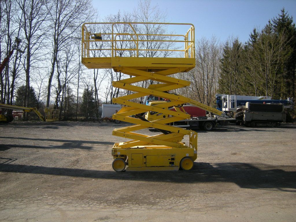 Genie GS 3246, Scherenarbeitsbühne Genie 11,9 m - Автовишка: снимка 5 Genie GS 3246, Scherenarbeitsbühne Genie 11,9 m - Автовишка: снимка 5