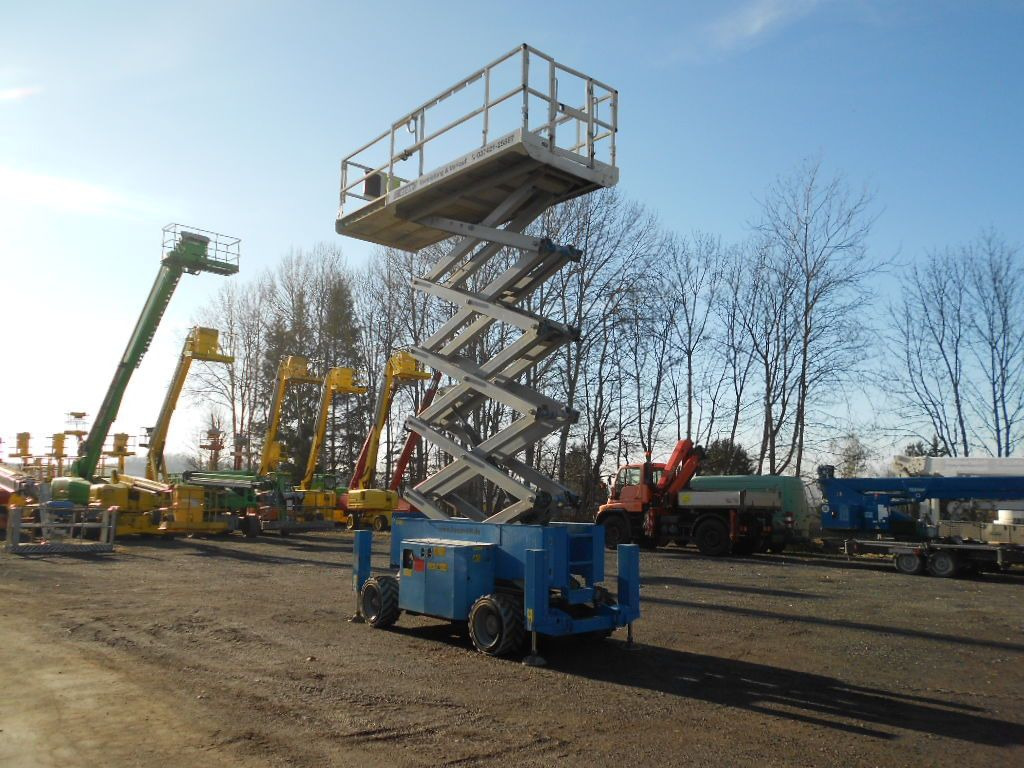 Genie GS4069BE, Hybrid, Stützen, AH 14 m - Ножична работна платформа: снимка 4 Genie GS4069BE, Hybrid, Stützen, AH 14 m - Ножична работна платформа: снимка 4