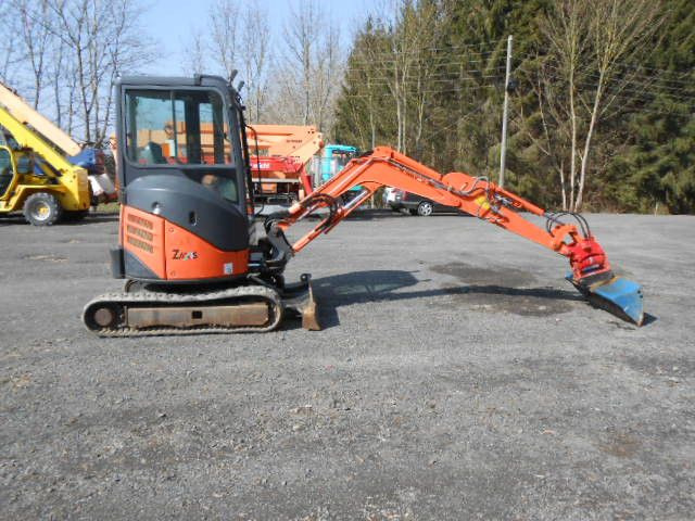 Hitachi ZX22U-2CLR , Powertilt - Мини багер: снимка 5 Hitachi ZX22U-2CLR , Powertilt - Мини багер: снимка 5