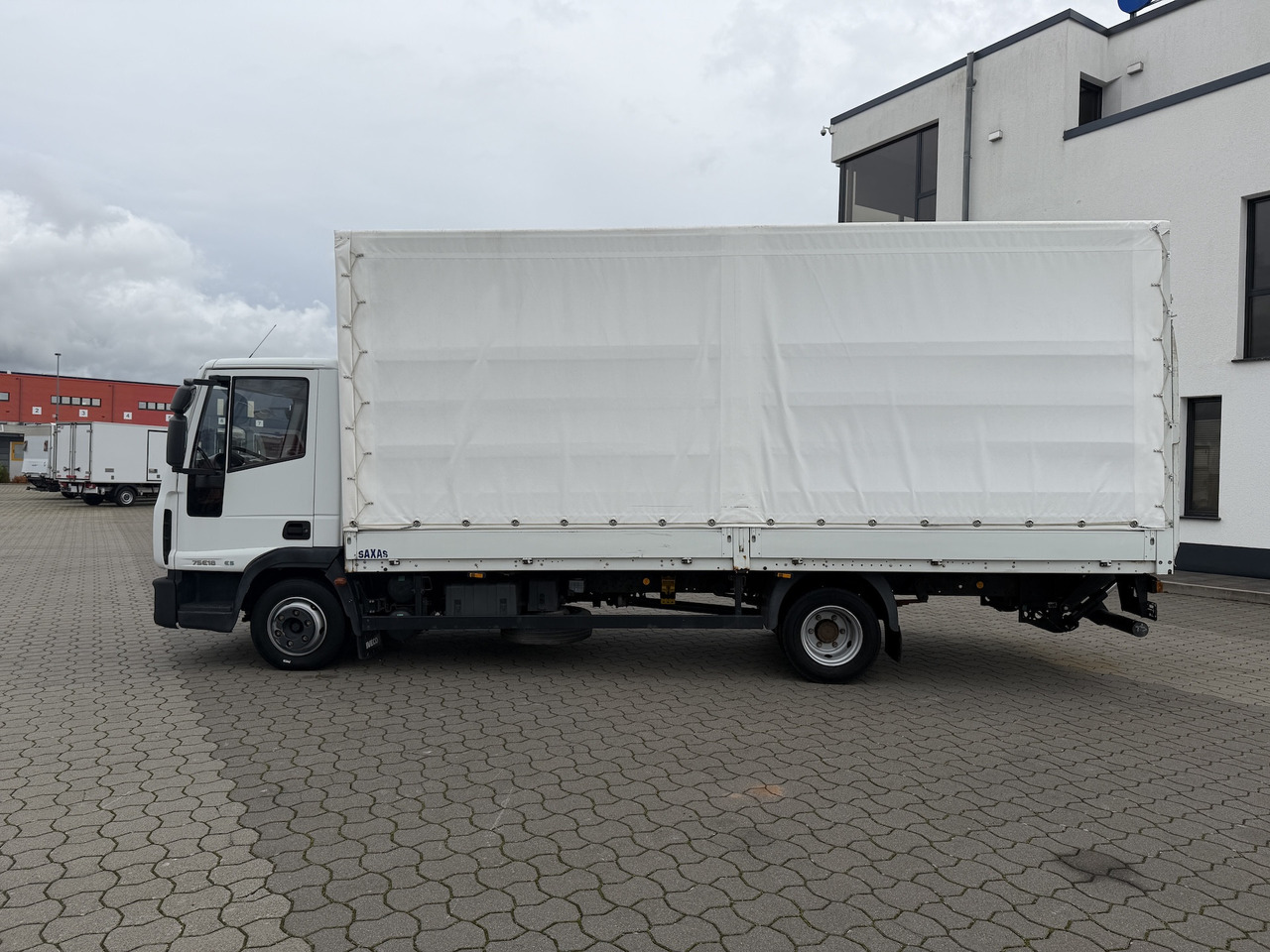 Iveco 75 E 180 4x2 LBW - Брезентов бус: снимка 3 Iveco 75 E 180 4x2 LBW - Брезентов бус: снимка 3