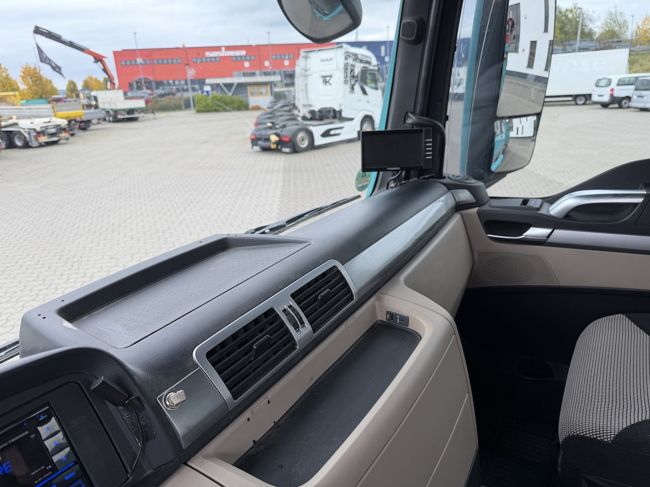 MAN TGS 35.460 8x4  Dautel   Intarder - Самосвал камион: снимка 2 MAN TGS 35.460 8x4  Dautel   Intarder - Самосвал камион: снимка 2