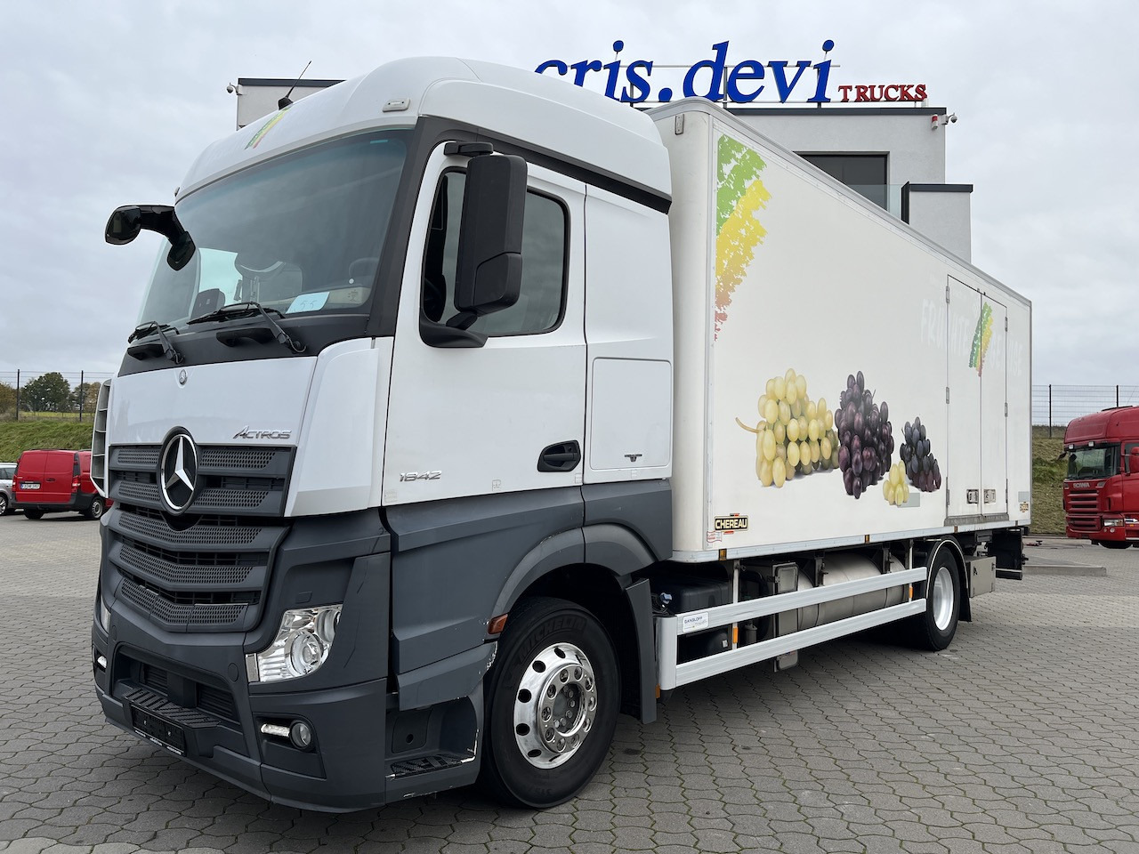 Mercedes-Benz 1842 4x2 LBW Kühlung - Камион фургон: снимка 1 Mercedes-Benz 1842 4x2 LBW Kühlung - Камион фургон: снимка 1