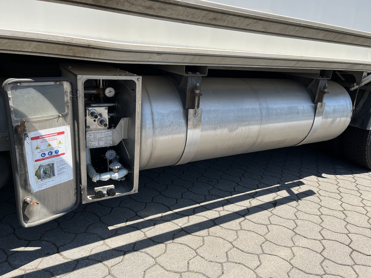 Mercedes-Benz Antos 1840 4x4 HAD LBW Kühlung Flüssigstickstoff - Рефрижератор камион: снимка 4 Mercedes-Benz Antos 1840 4x4 HAD LBW Kühlung Flüssigstickstoff - Рефрижератор камион: снимка 4