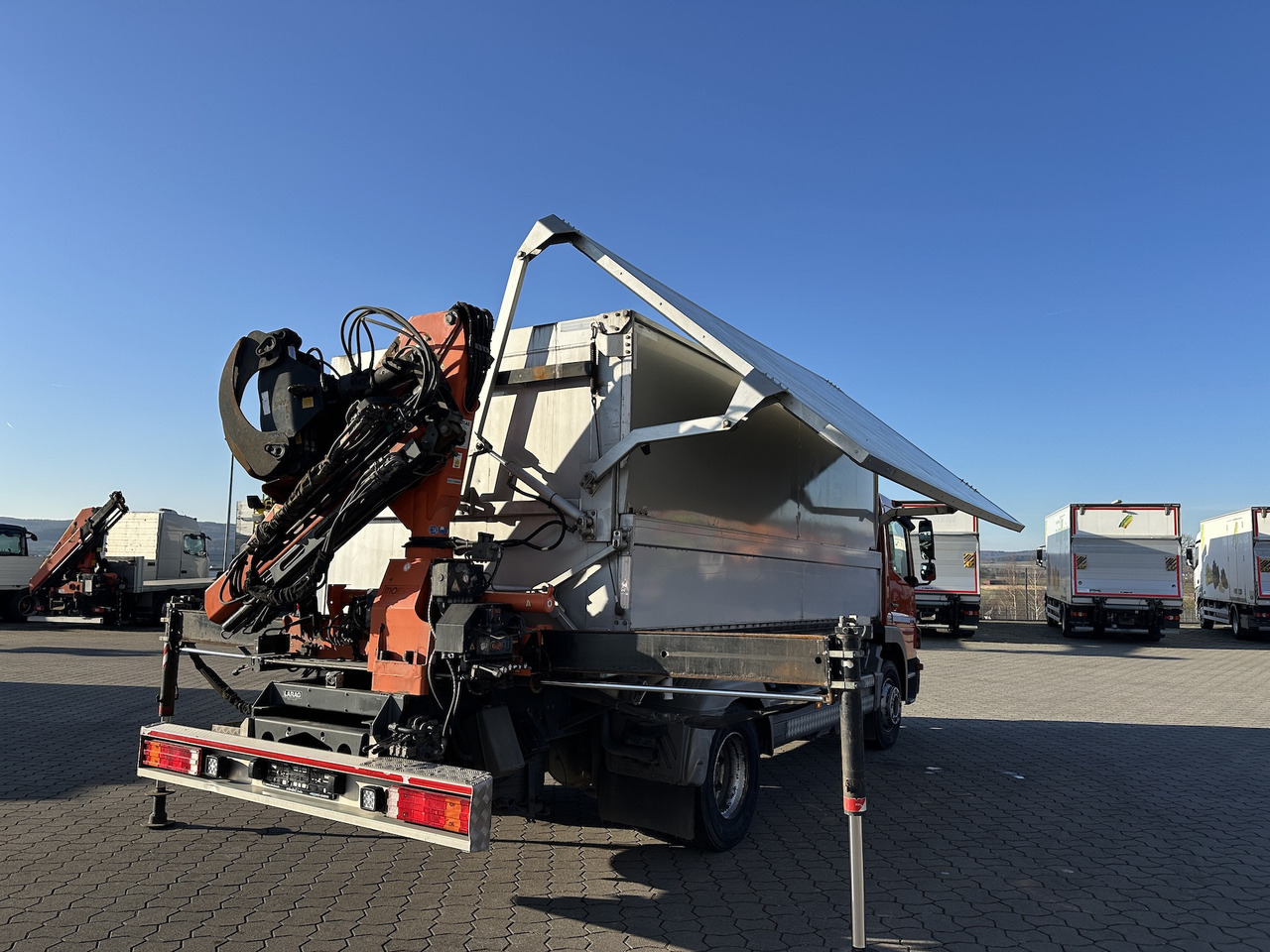 Mercedes-Benz Atego 1529 4x2 Atlas 57.3-A2 Kadaverkipper - Самосвал камион, Камион с кран: снимка 2 Mercedes-Benz Atego 1529 4x2 Atlas 57.3-A2 Kadaverkipper - Самосвал камион, Камион с кран: снимка 2