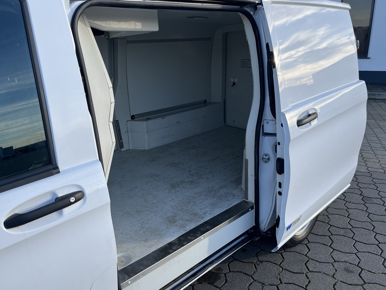 Mercedes-Benz Vito 114 CDI Kühler - Хладилен бус: снимка 2 Mercedes-Benz Vito 114 CDI Kühler - Хладилен бус: снимка 2