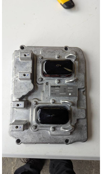 Komatsu CONTROLLER ASS' 600-492-2204 - Електрическа система за Строителна техника: снимка 1 Komatsu CONTROLLER ASS' 600-492-2204 - Електрическа система за Строителна техника: снимка 1