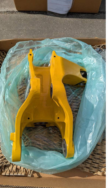 Komatsu PC26MR-3 BRACKET 22K-70-21411 - Рама/ Шаси за Строителна техника: снимка 3 Komatsu PC26MR-3 BRACKET 22K-70-21411 - Рама/ Шаси за Строителна техника: снимка 3