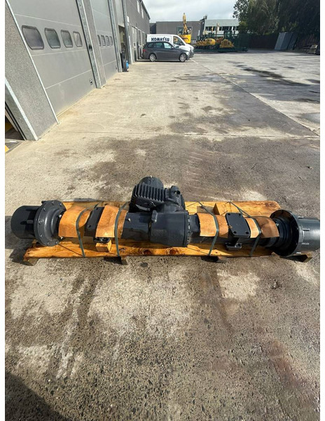 Komatsu PW140-7 REAR AXLE ASSEMBLY 20E-22-32000 - Ос и части за Строителна техника: снимка 4 Komatsu PW140-7 REAR AXLE ASSEMBLY 20E-22-32000 - Ос и части за Строителна техника: снимка 4
