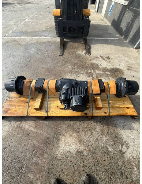 Komatsu PW140-7 REAR AXLE ASSEMBLY 20E-22-32000 - Ос и части за Строителна техника: снимка 1 Komatsu PW140-7 REAR AXLE ASSEMBLY 20E-22-32000 - Ос и части за Строителна техника: снимка 1