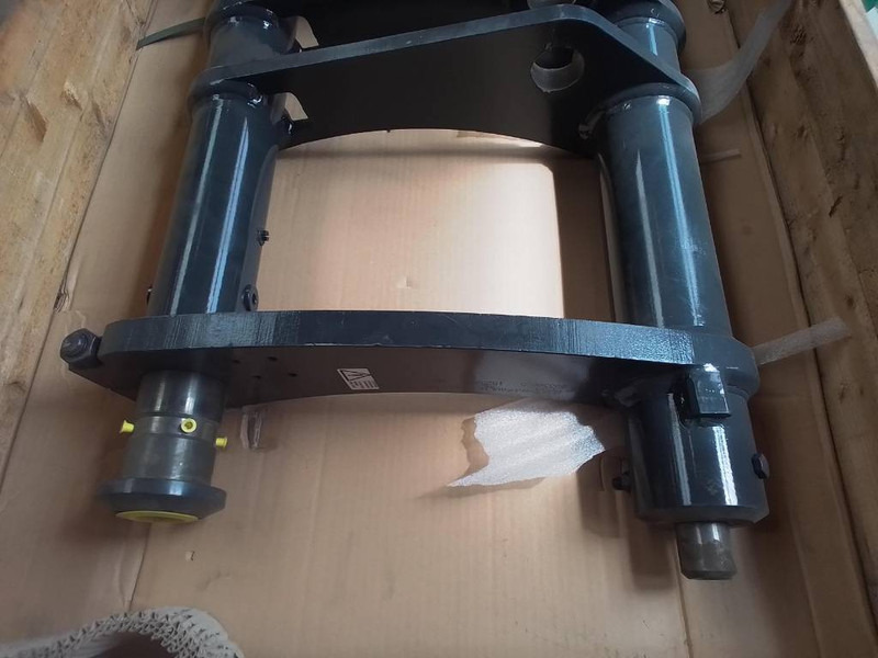 Komatsu WA100 Quick coupler 42W-70-21402 - Бързо сменник за Строителна техника: снимка 5 Komatsu WA100 Quick coupler 42W-70-21402 - Бързо сменник за Строителна техника: снимка 5