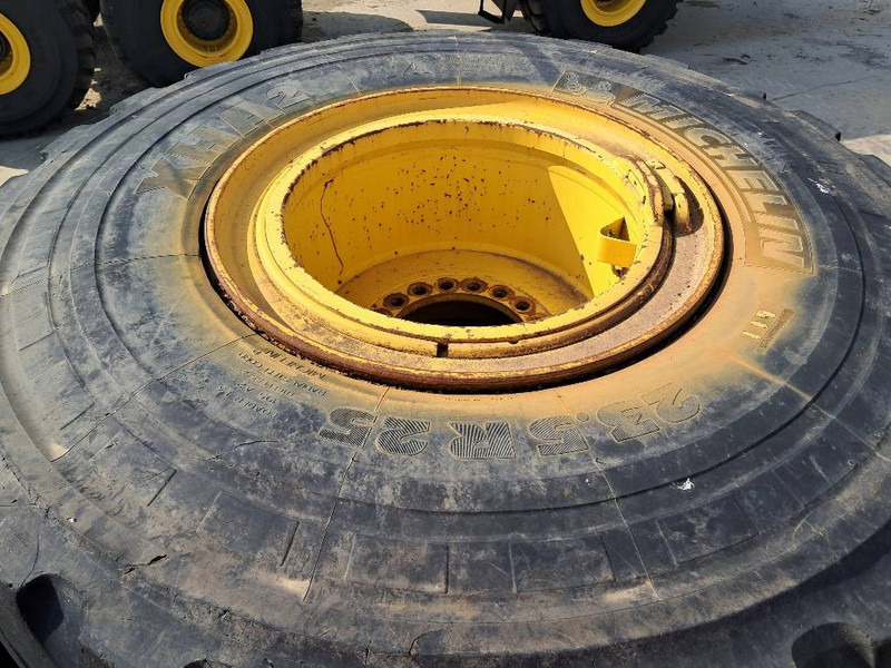 Komatsu WA380 4x RIM ASSY 423-30-62201 - Гуми и джанти за Строителна техника: снимка 1 Komatsu WA380 4x RIM ASSY 423-30-62201 - Гуми и джанти за Строителна техника: снимка 1