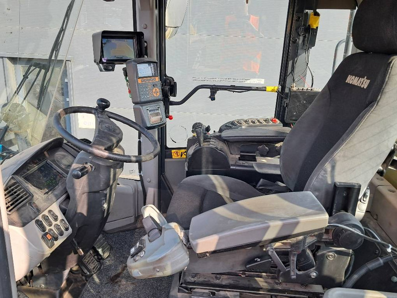 Колесен товарач Komatsu WA380-8E0: снимка 18