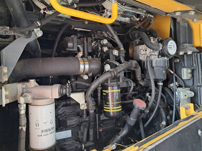 Колесен товарач Komatsu WA380-8E0: снимка 7