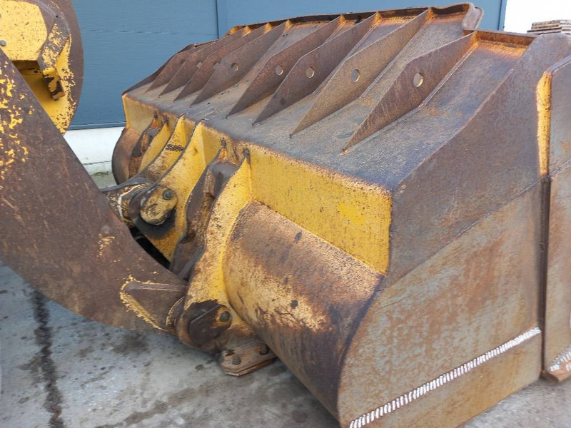 Komatsu WA500-7 - Колесен товарач: снимка 5 Komatsu WA500-7 - Колесен товарач: снимка 5