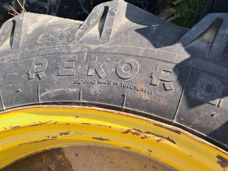 Record 12.4-36 - Гуми и джанти за Строителна техника: снимка 3 Record 12.4-36 - Гуми и джанти за Строителна техника: снимка 3