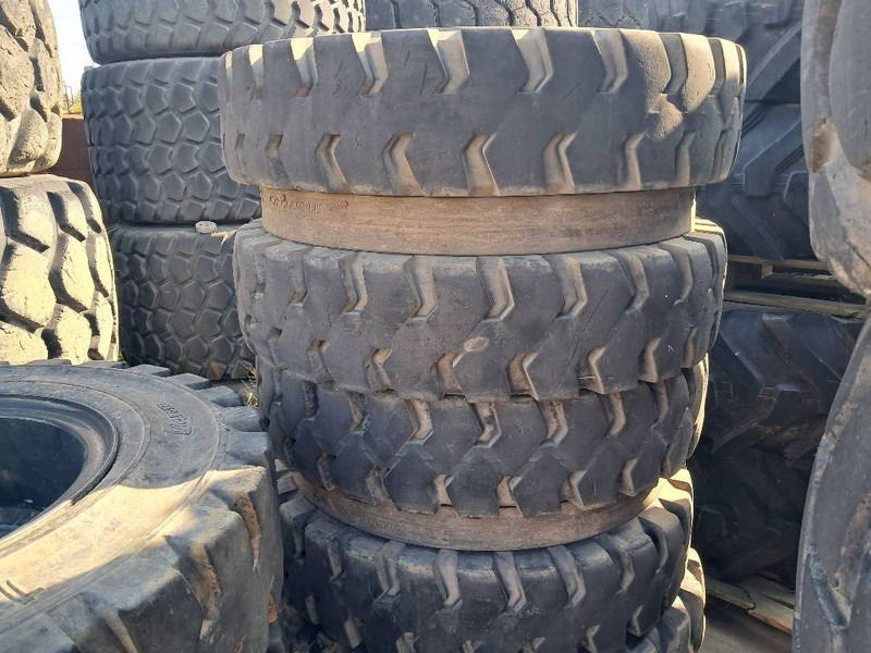 Trelleborg Excavator 10.00-20 SOLID (8 tyres) - Гуми и джанти за Строителна техника: снимка 2 Trelleborg Excavator 10.00-20 SOLID (8 tyres) - Гуми и джанти за Строителна техника: снимка 2