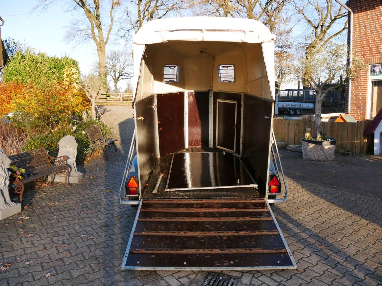 Holz Poly 2 Pferde - За превоз на животни ремарке: снимка 3 Holz Poly 2 Pferde - За превоз на животни ремарке: снимка 3