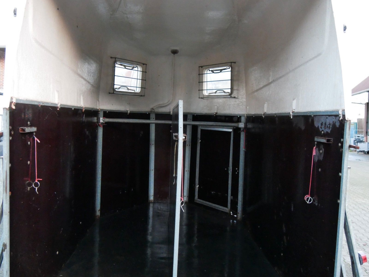 Holz Poly 2 Pferde - За превоз на животни ремарке: снимка 5 Holz Poly 2 Pferde - За превоз на животни ремарке: снимка 5