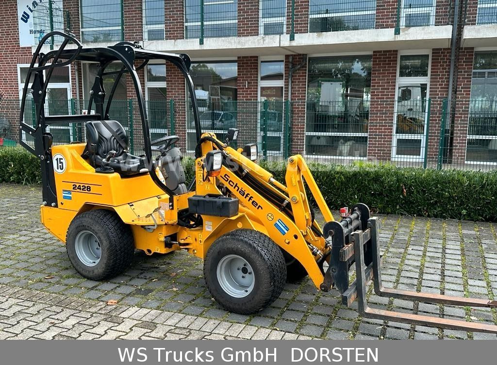 Schäffer 2428 SLT Fahrerschutzkabine , Gabel , Schaufel - Компактен товарач: снимка 4 Schäffer 2428 SLT Fahrerschutzkabine , Gabel , Schaufel - Компактен товарач: снимка 4
