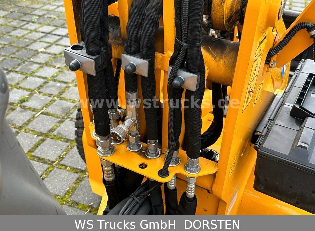 Schäffer 2428 SLT Fahrerschutzkabine , Gabel , Schaufel - Колесен товарач: снимка 3 Schäffer 2428 SLT Fahrerschutzkabine , Gabel , Schaufel - Колесен товарач: снимка 3