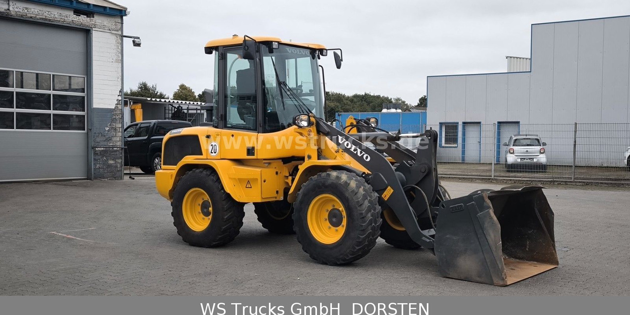 Volvo Radlader L 35 G - Колесен товарач: снимка 3 Volvo Radlader L 35 G - Колесен товарач: снимка 3