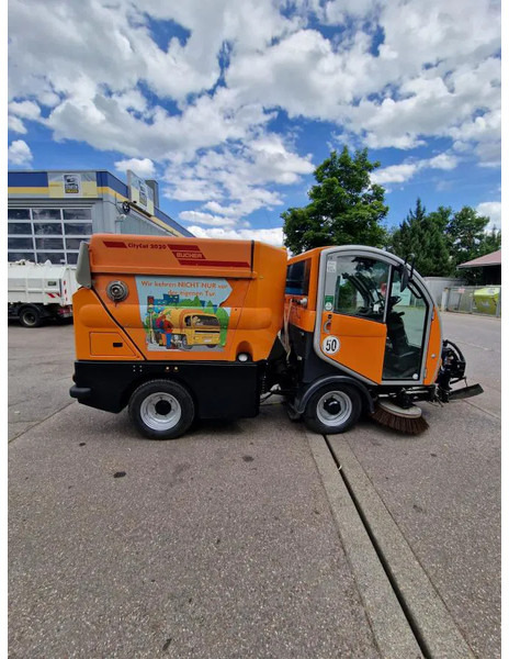 Bucher Kehrmaschine BUCHER-GUYER Kehrmaschine EG 4.500 kg Diesel Topzustand - Професионална метачна машина: снимка 2 Bucher Kehrmaschine BUCHER-GUYER Kehrmaschine EG 4.500 kg Diesel Topzustand - Професионална метачна машина: снимка 2