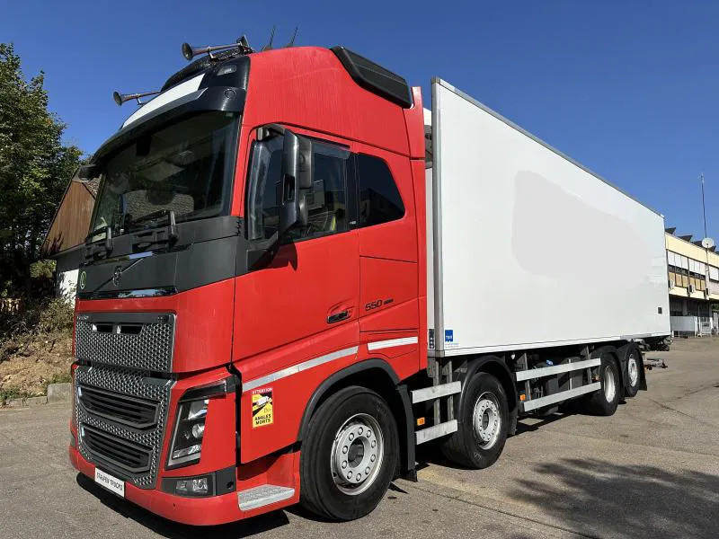 Volvo FH 16.550 XL 8x2 Tief Kühlkoffer ThermoKing LBW - Камион: снимка 1 Volvo FH 16.550 XL 8x2 Tief Kühlkoffer ThermoKing LBW - Камион: снимка 1
