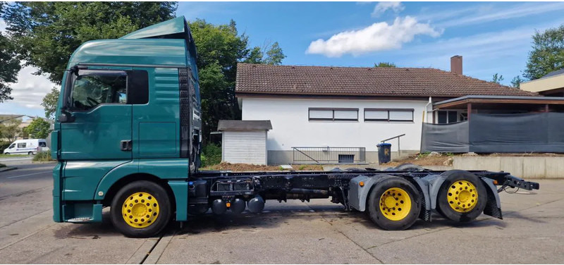 MAN TGX 26.440 FLL 6x2 Fahrgestell Intarder E6 - Шаси кабина: снимка 2 MAN TGX 26.440 FLL 6x2 Fahrgestell Intarder E6 - Шаси кабина: снимка 2