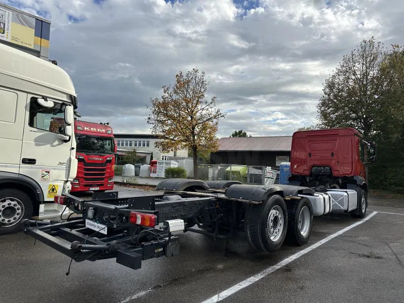 Mercedes-Benz 2532 LL 6x2 LANGES Fahrgestell Intarder Lenkachse 2532 LL 6x2 LANGES Fahrgestell Intarder Lenkachse 2532 LL 6x2 LANGES Fahrgeste - Шаси кабина: снимка 5 Mercedes-Benz 2532 LL 6x2 LANGES Fahrgestell Intarder Lenkachse 2532 LL 6x2 LANGES Fahrgestell Intarder Lenkachse 2532 LL 6x2 LANGES Fahrgeste - Шаси кабина: снимка 5