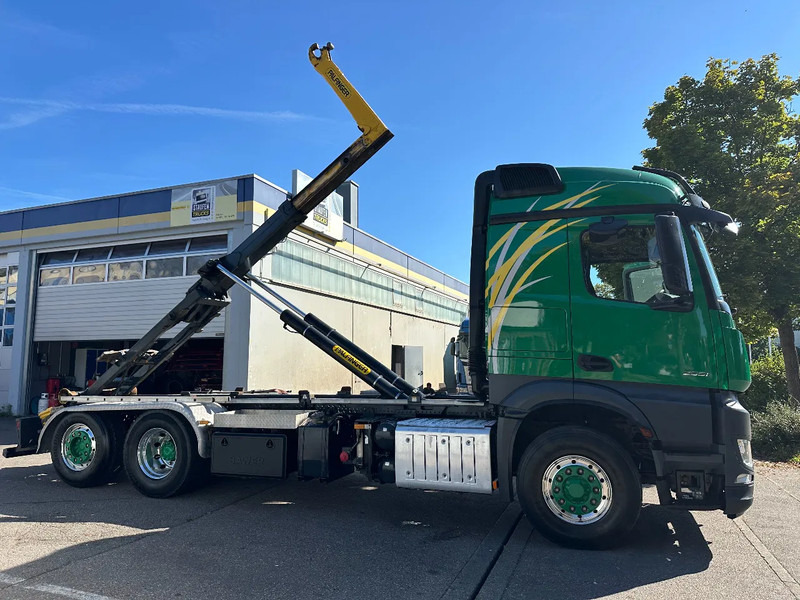 Mercedes-Benz Arocs 2551 6X4*HAD*Abroller *Palfinger*Euro6D*Intarder - Мултилифт с кука камион: снимка 2 Mercedes-Benz Arocs 2551 6X4*HAD*Abroller *Palfinger*Euro6D*Intarder - Мултилифт с кука камион: снимка 2