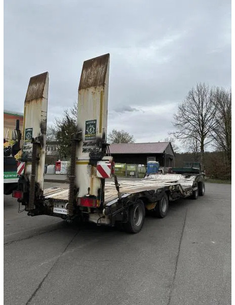 Müller-Mitteltal T4 4-Achs Tieflader Radmulden luftgefedert T4 4-Achs Tieflader Radmulden luftgefedert - Нискорамна площадка ремарке: снимка 4 Müller-Mitteltal T4 4-Achs Tieflader Radmulden luftgefedert T4 4-Achs Tieflader Radmulden luftgefedert - Нискорамна площадка ремарке: снимка 4